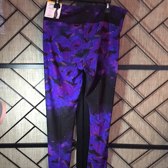 NEW NOBOUNDRIES HIGH- RISE LEGGINGS ANKLE LENGTH WITH BATS SIZE LARGE - Picture 4 of 5